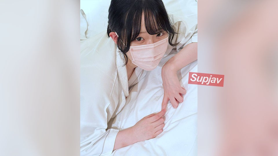 FC2PPV 4692702 A Fair-Skinned And Pure Girl With Sss-Class Skin Who Takes Off Her Underwear With